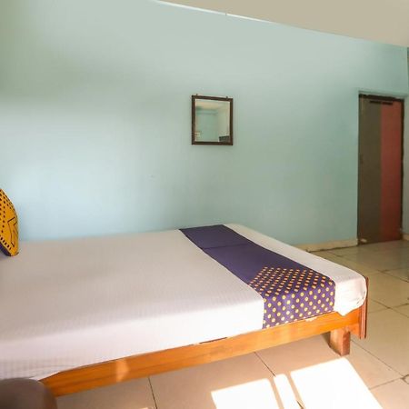 Hotel Spot On 10470 Hollywood Joka Bhasa Exterior foto