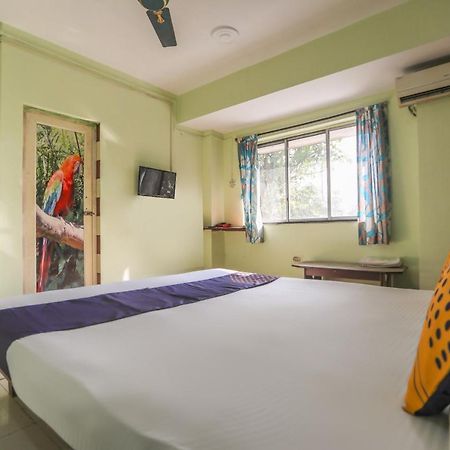 Hotel Spot On 10470 Hollywood Joka Bhasa Exterior foto