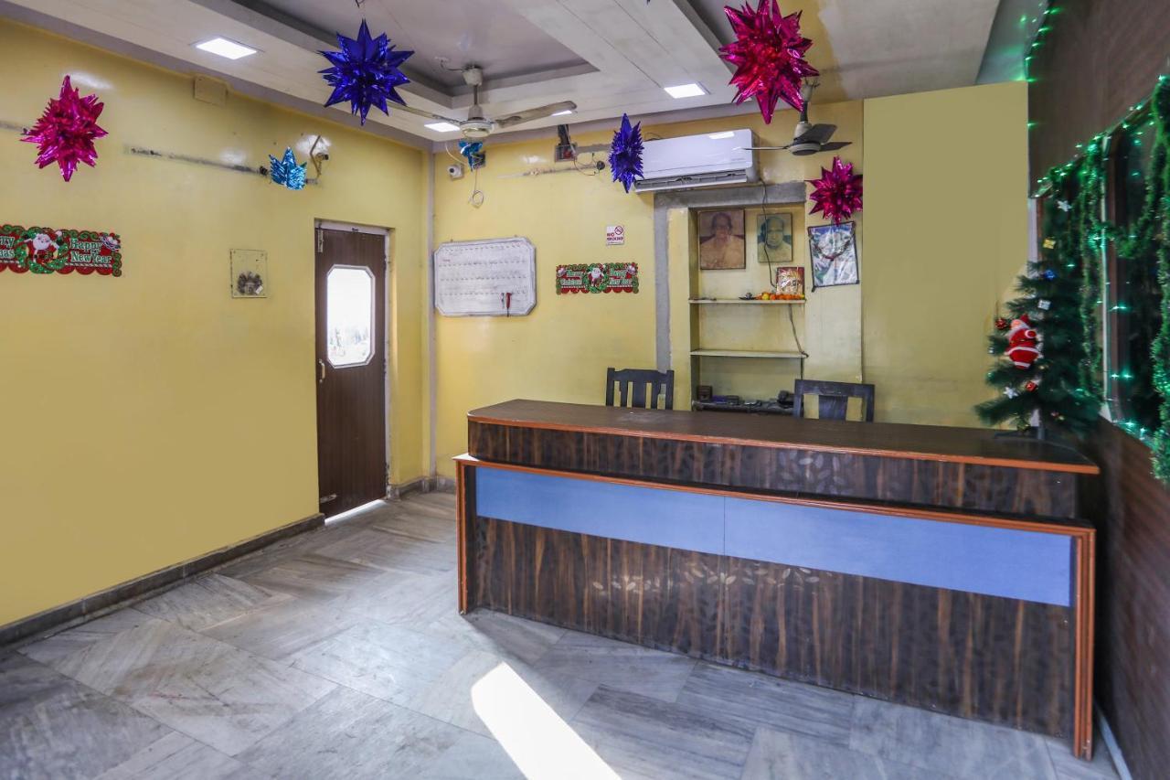 Hotel Spot On 10470 Hollywood Joka Bhasa Exterior foto