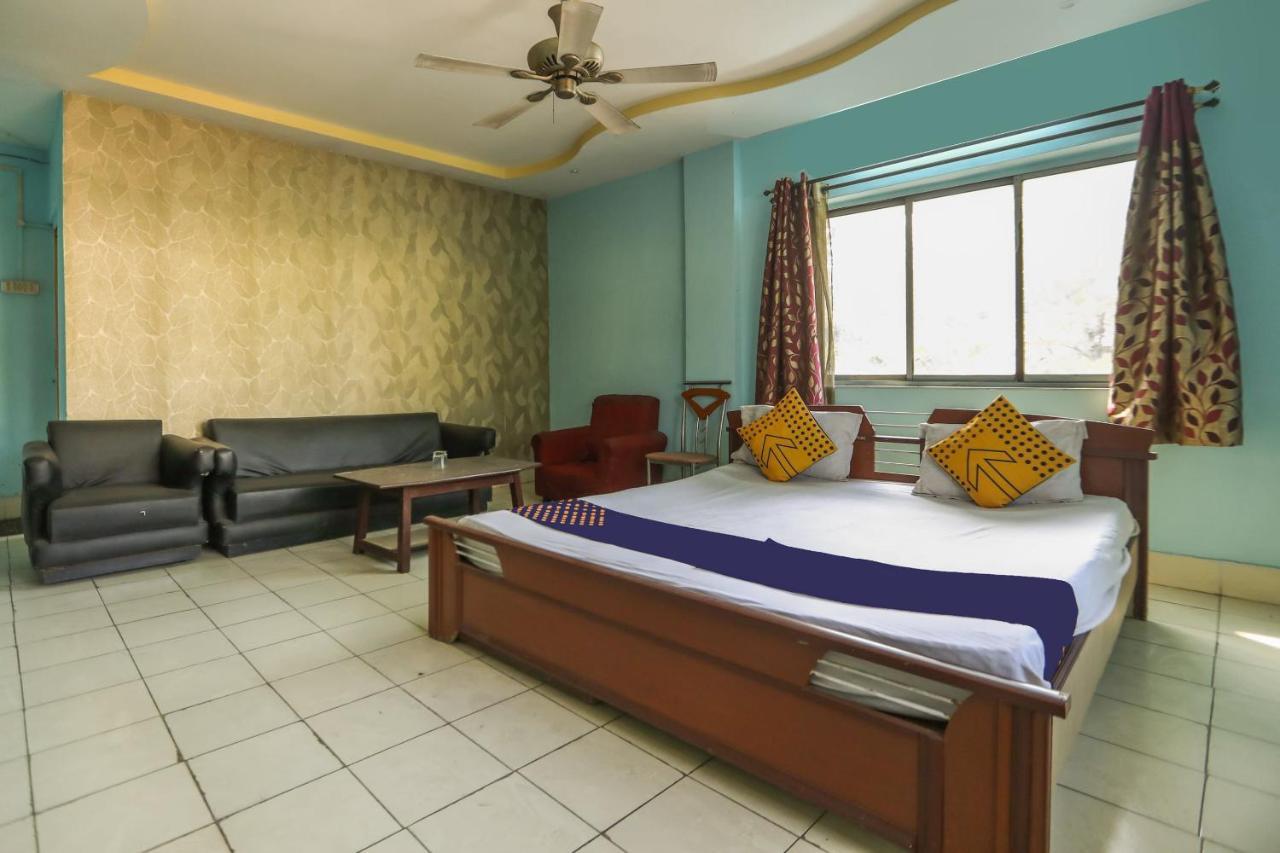 Hotel Spot On 10470 Hollywood Joka Bhasa Exterior foto
