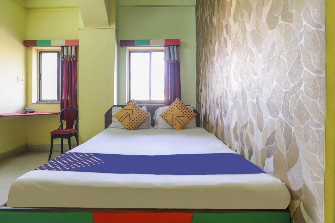 Hotel Spot On 10470 Hollywood Joka Bhasa Exterior foto
