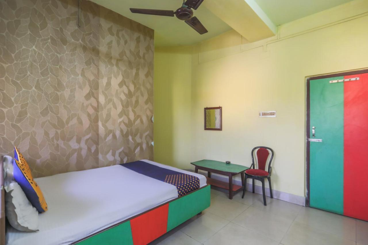 Hotel Spot On 10470 Hollywood Joka Bhasa Exterior foto