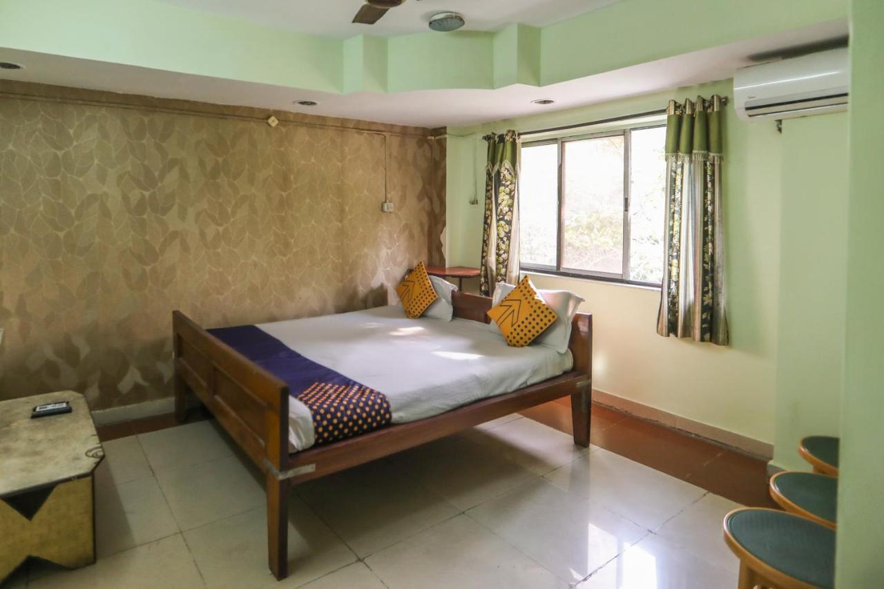 Hotel Spot On 10470 Hollywood Joka Bhasa Exterior foto