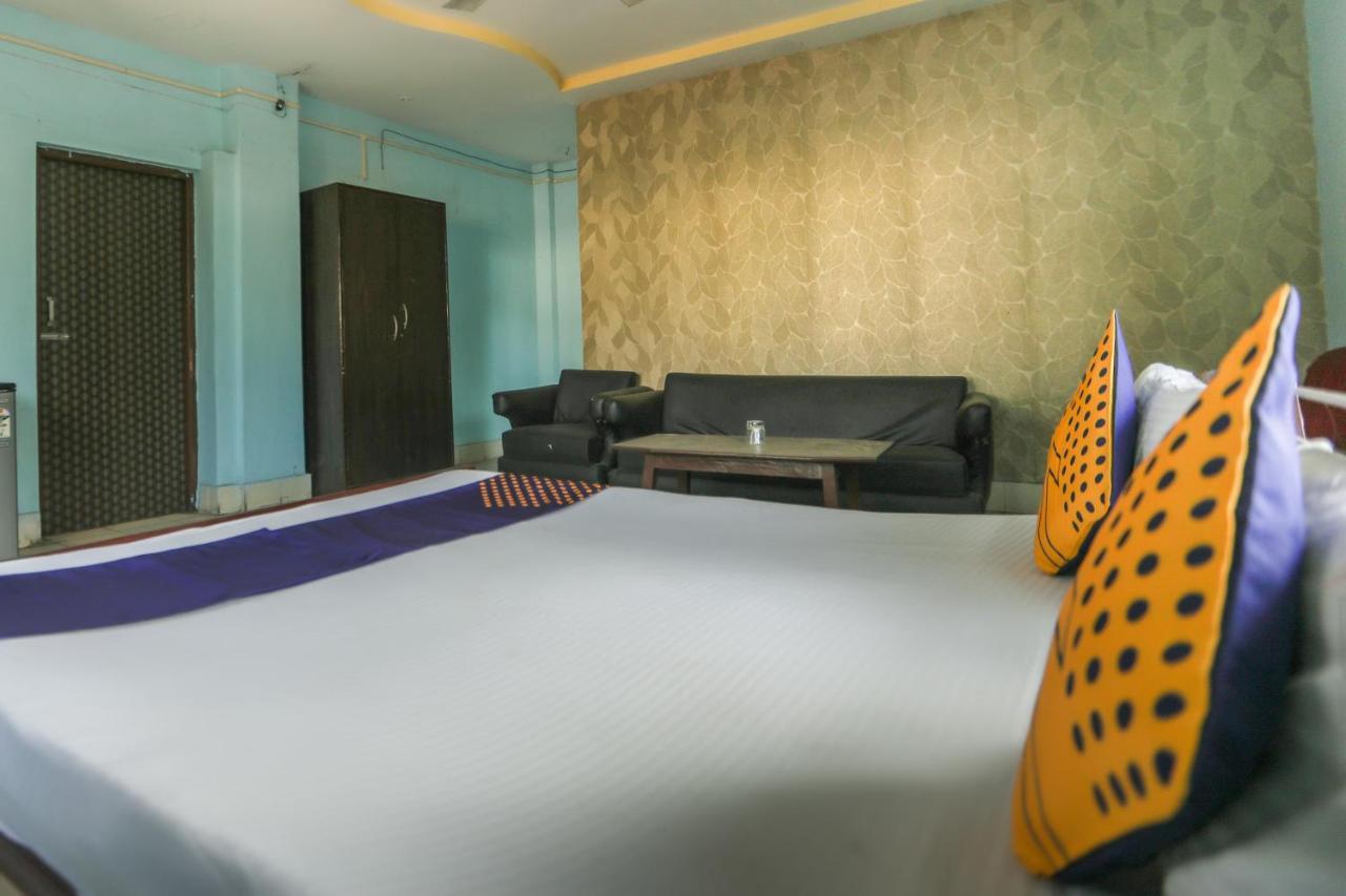 Hotel Spot On 10470 Hollywood Joka Bhasa Exterior foto