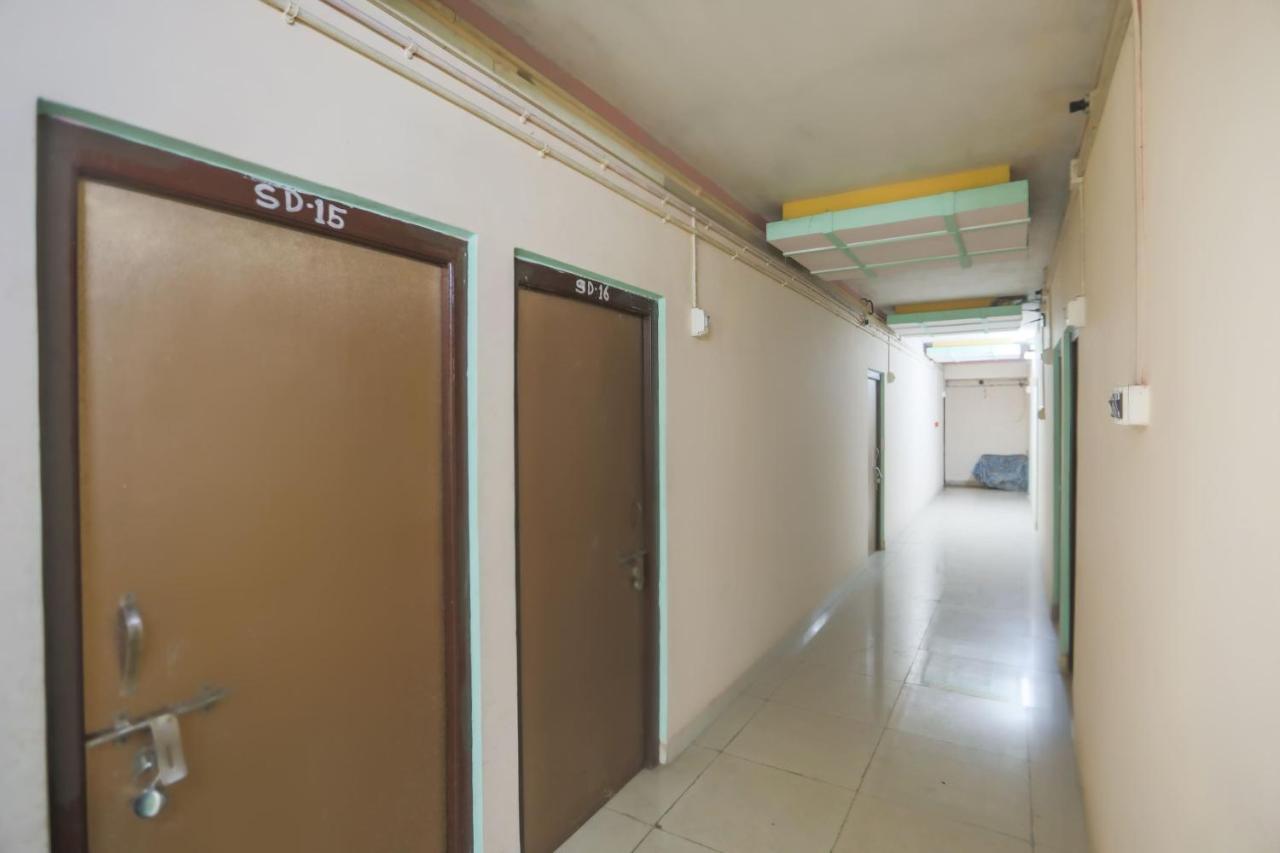 Hotel Spot On 10470 Hollywood Joka Bhasa Exterior foto