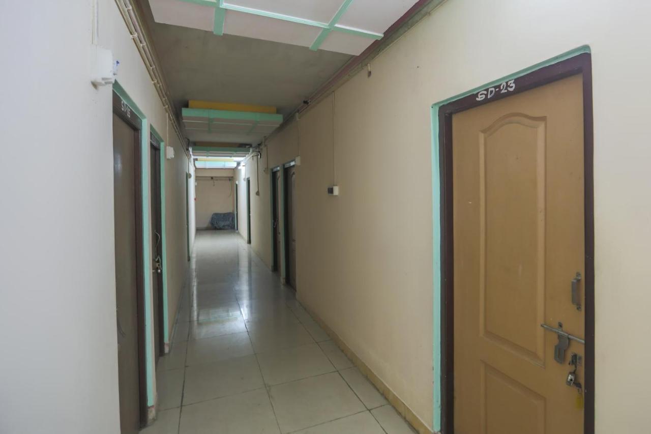 Hotel Spot On 10470 Hollywood Joka Bhasa Exterior foto