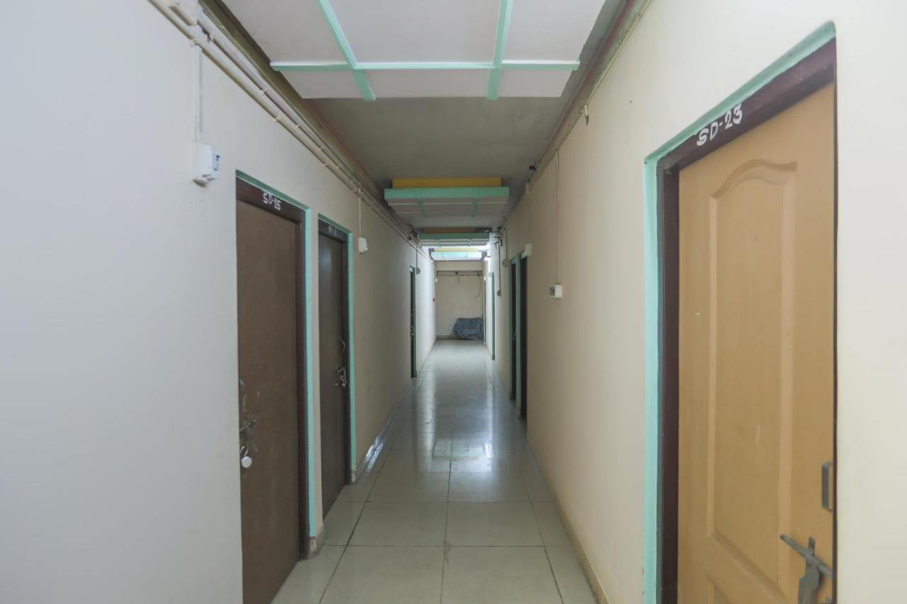 Hotel Spot On 10470 Hollywood Joka Bhasa Exterior foto