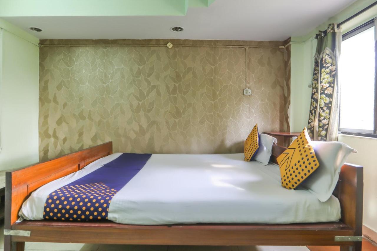 Hotel Spot On 10470 Hollywood Joka Bhasa Exterior foto