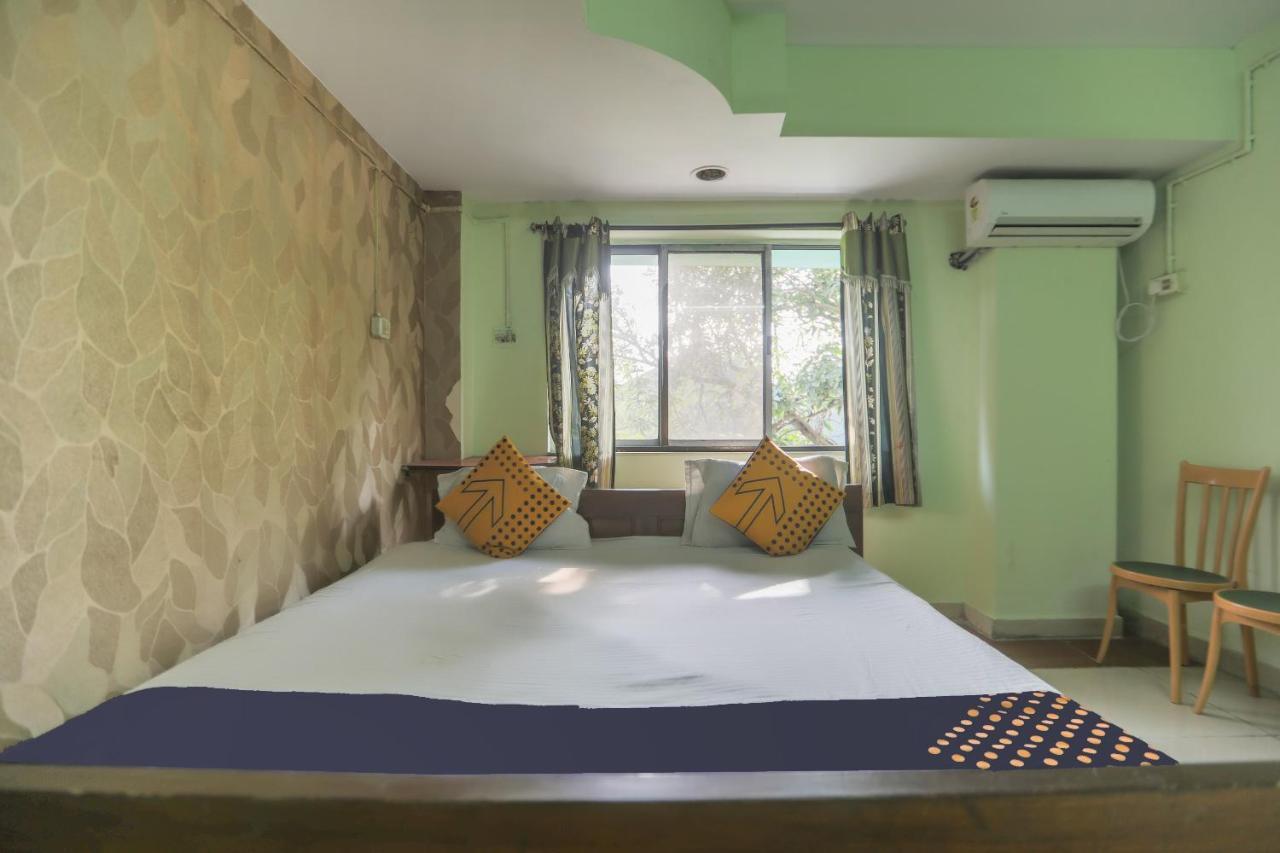 Hotel Spot On 10470 Hollywood Joka Bhasa Exterior foto